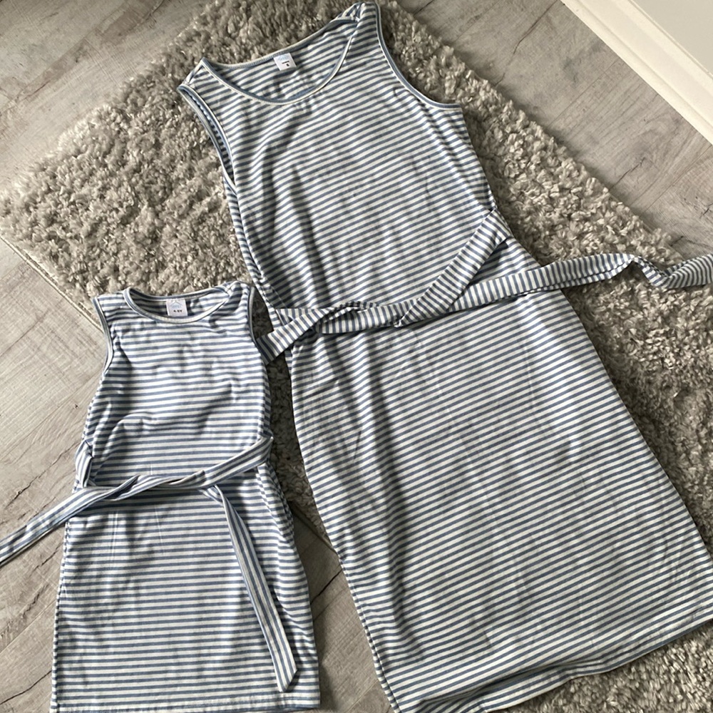 Mommy and Me Dresses Size Small women and 4-5 kid